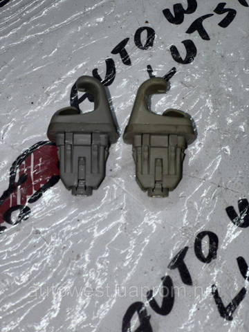 TOYOTA 7434833040B0 Фиксатор солнцезащитного козырька в наличии Киев