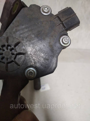 Педаль акселератора 7811033020 TOYOTA
