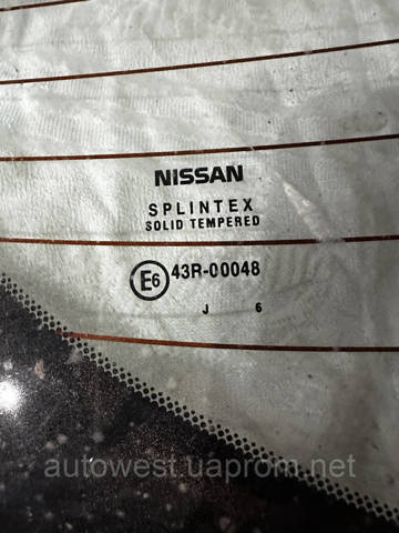 NISSAN 79700AV600 Стекло заднее в наличии Ирпень