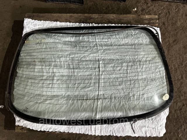 Стекло заднее 7971242U03 NISSAN