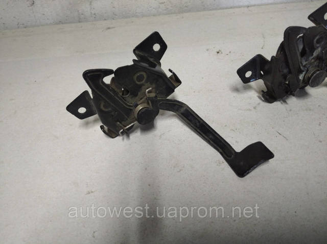 HYUNDAI 811302E000 Замок капота в наличии Одесса