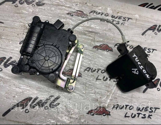 Замок двери багажника 81230D3100 HYUNDAI