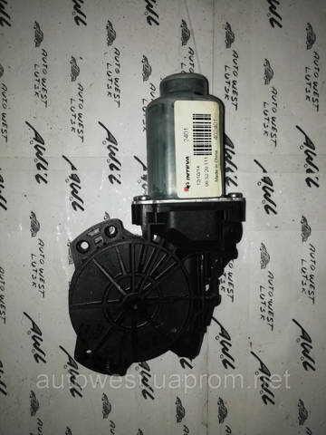 Мотор стеклоподъемника двери передней, левой 824502T000 HYUNDAI