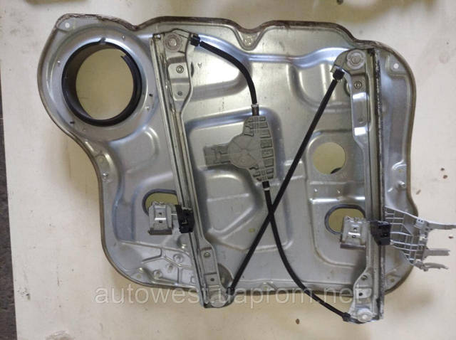 Стеклоподъемник передней правой двери 824812B000 HYUNDAI