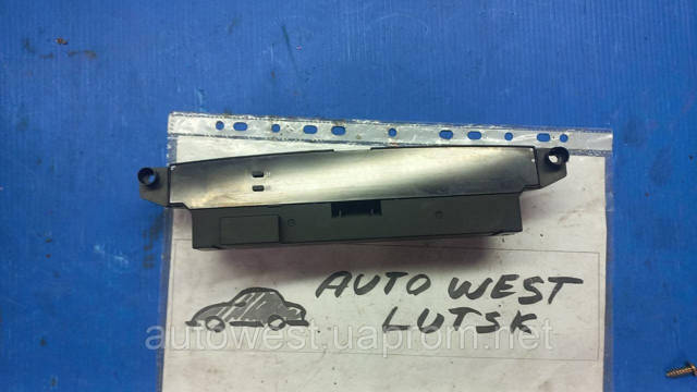Часы в салон, на панели 8391033070 TOYOTA