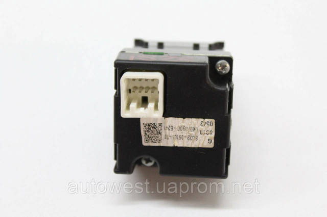 8433206100B1 TOYOTA Кнопка включения аварийного сигнала купить в Черкассы
