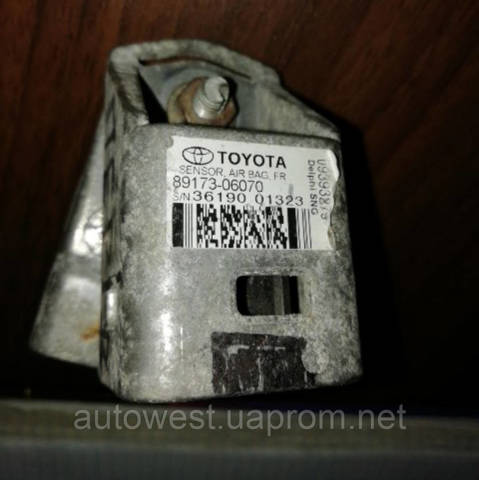 Датчик подушки безопасности 8917306070 TOYOTA