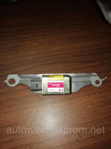 Датчик подушки безопасности 8983333010 TOYOTA