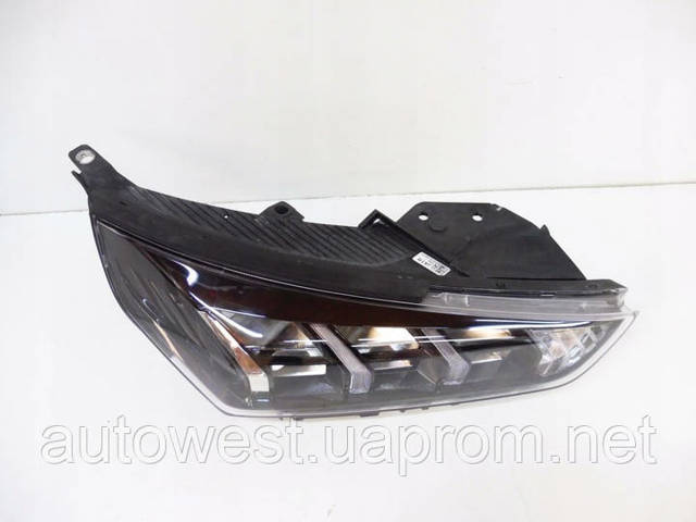 Основная фара - вставка 92102G2001T2S HYUNDAI