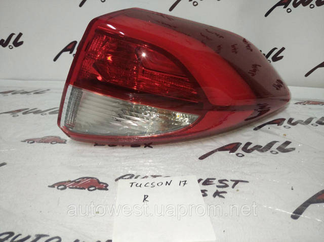 Фонарь задний правый, внешний 92402D7100 HYUNDAI