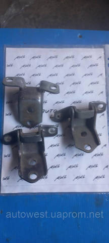 Завеса передней двери E11259210 MAZDA
