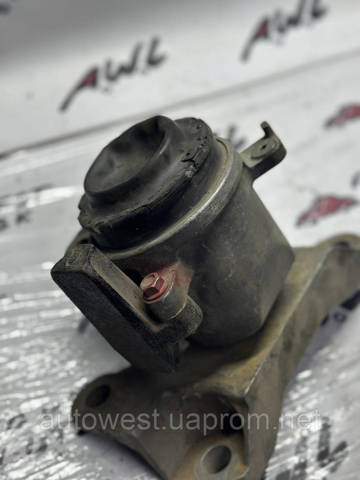 MAZDA EG213906Y Подушка (опора) двигателя правая в наличии Киев