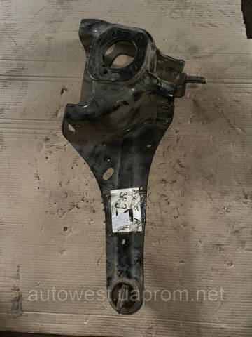 Цапфа - поворотный кулак задний, правый EG2528200B MAZDA