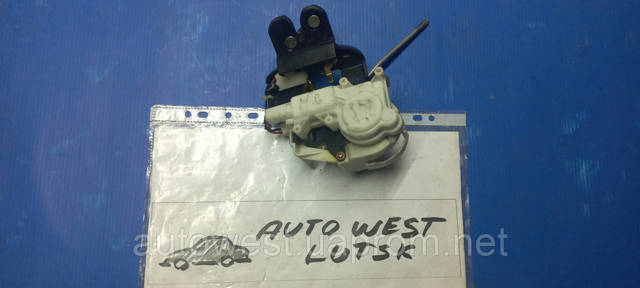 Замок и ручка двери задка G22C56820A MAZDA