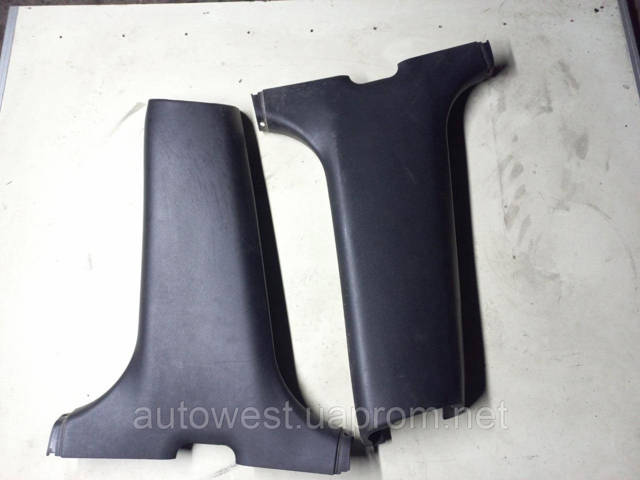 Обшивка стойки кузова внутренняя, средняя нижняя левая MR627160 MITSUBISHI