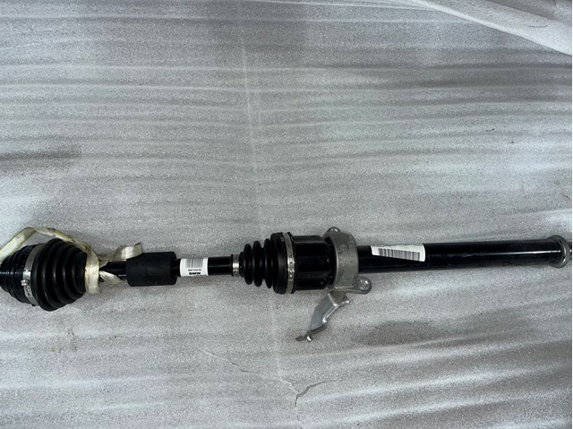 Привод передний правый 8681530 BMW