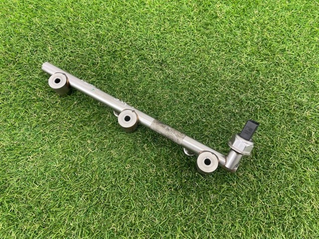 VAG 03H133317B Распределитель топлива (рампа) в наличии Киев