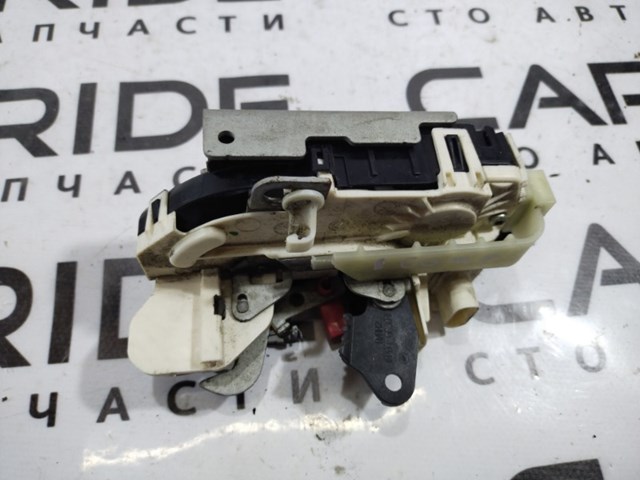 CHRYSLER 04589650AD Замок двери задней правой в наличии Днепр