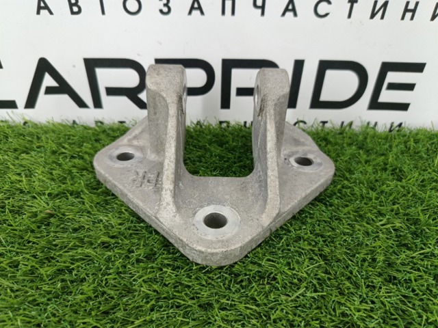 Кронштейн подушки (опоры) двигателя, задней 1092A299 MITSUBISHI