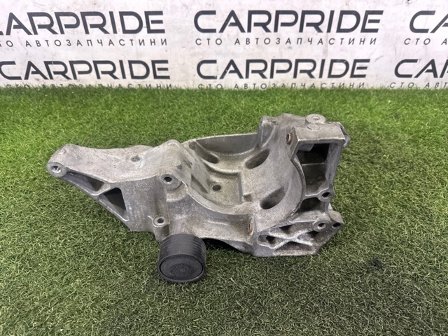 Кронштейн компрессора кондиционера 11167802639 BMW