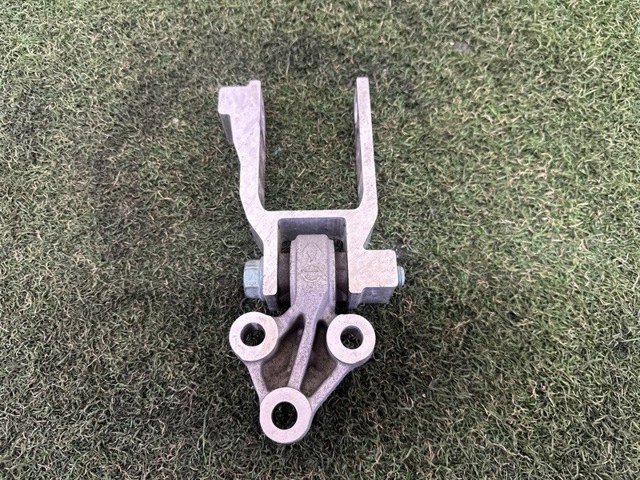 113326RC0A NISSAN Кронштейн подушки (опоры) двигателя задней купить в Днепр