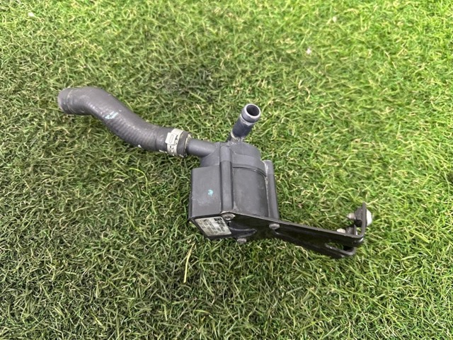 11517629916 BMW Дополнительная помпа купить в Украина