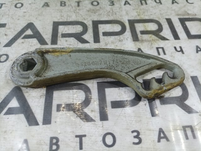 Рычаг открывания капота 1298870174 MERCEDES