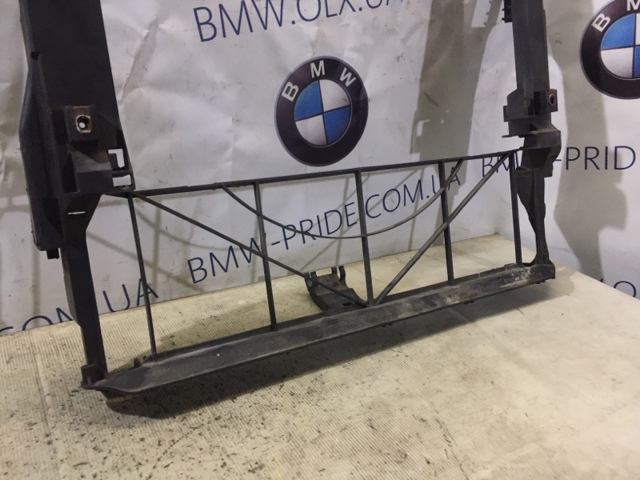 BMW 17101439105 Рамка крепления радиатора в наличии Николаев