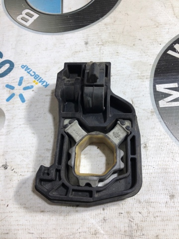 BMW 17117575248 Кронштейн радиатора нижний в наличии Харьков