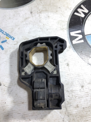 Подушка радиатора охлаждения, нижняя 17117575248 BMW