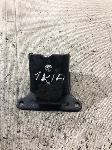 Кронштейн подушки (опоры) двигателя, левой 216114A100 HYUNDAI