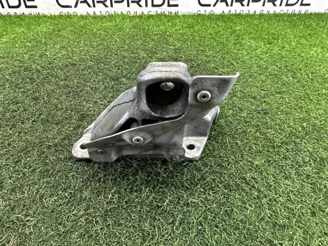 22116785698 BMW Кронштейн подушки (опоры) двигателя правой купить в Черкассы