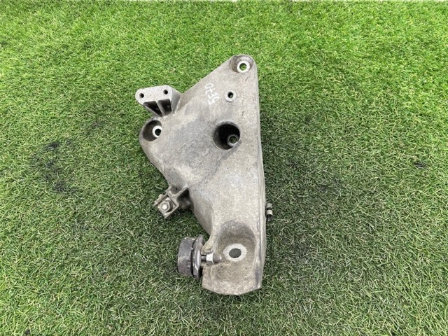 BMW 22116790021 Кронштейн подушки (опоры) двигателя левой в наличии Тернополь
