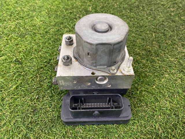 Блок управления ABS 2265106452 SUBARU