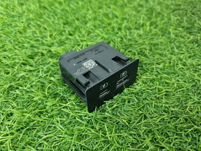 253316UA0 NISSAN USB-разветвитель купить в Украина