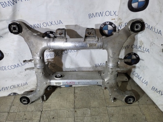 Ось задняя дополнительная 33316799103 BMW