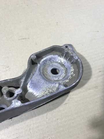 BMW 33321094421 Кронштейн (траверса) заднего редуктора задняя в наличии Черновцы