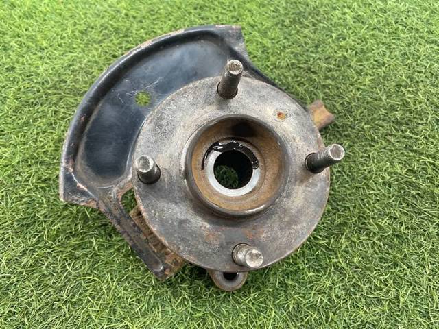 NISSAN 4001495F0A Цапфа передняя правая в наличии Черкассы