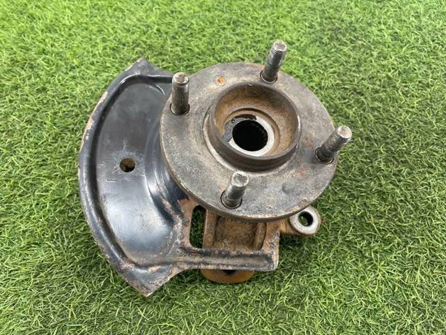 4001495F0A NISSAN Цапфа передняя правая купить в Кривой Рог