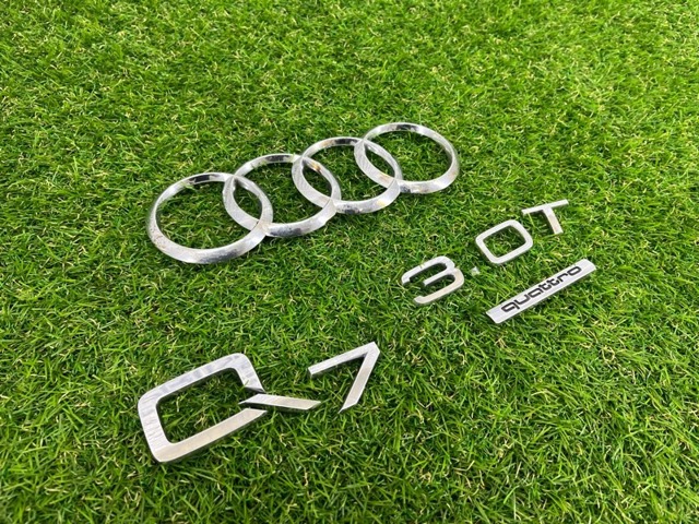 4L08537412ZZ VAG Эмблема крышки багажника купить в Сумы