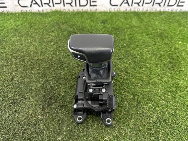 Рукоятка рычага КПП 4M1713139F1KT VAG