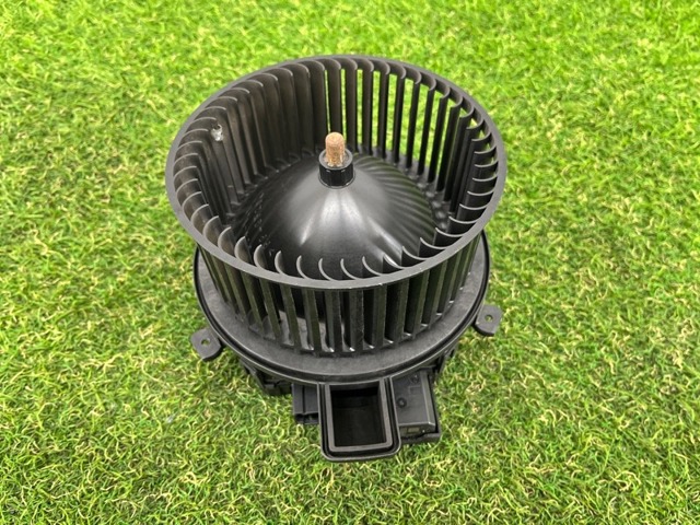 Моторчик печки 4M1820021 VAG