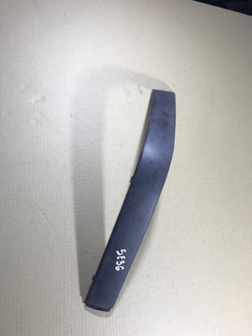 Передний правый клык бампера 51111960712 BMW
