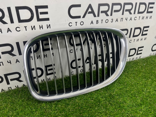 BMW 51117184151 Решетка радиатора левая в наличии Харьков