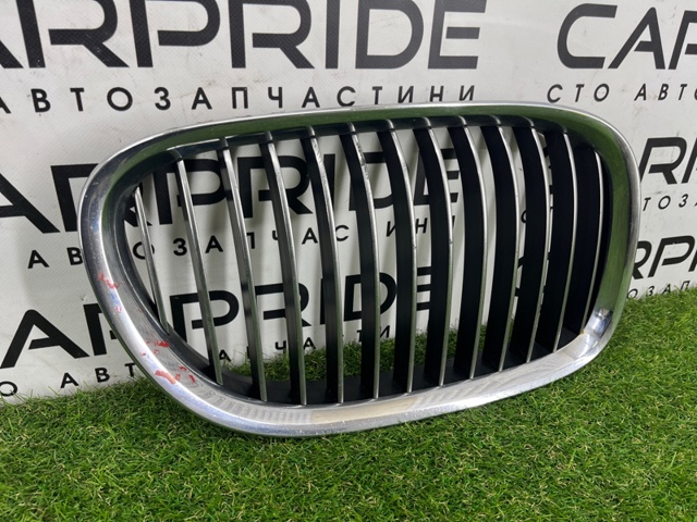 51117184152 BMW Решетка радиатора правая купить в Житомир