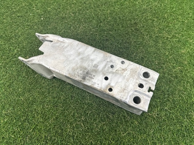 51117406388 Кронштейн усилителя переднего бампера купить Сумы