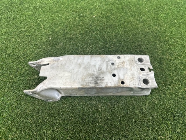 BMW 51117406388 Кронштейн усилителя переднего бампера в наличии Полтава