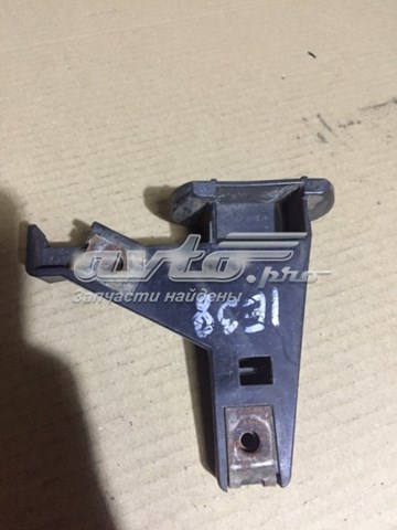 BMW 51118125318 Кронштейн бампера переднего правый в наличии Украина