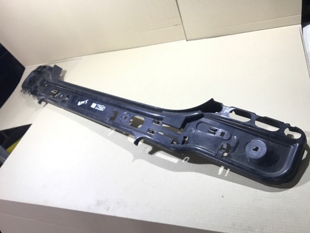 Кронштейн бампера заднего, центральный 51127056343 BMW