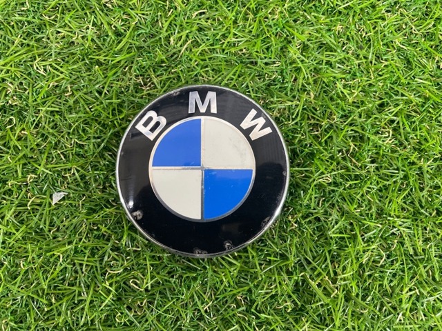 Фирменный значек на багажник 51148219237 BMW